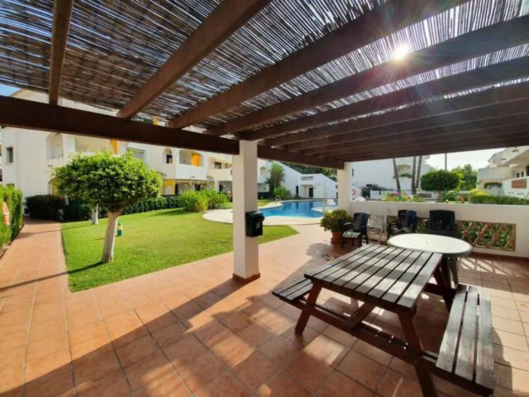 アパート Appartement Pueblo Del Parque Avec Belle Terrasse ベナルマデナ