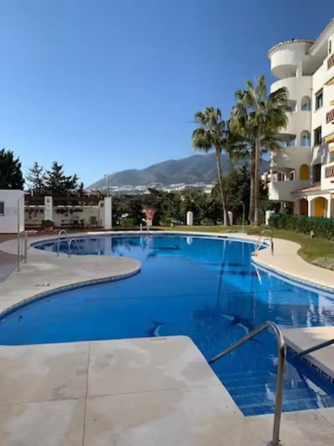 Appartement Pueblo Del Parque Avec Belle Terrasse ベナルマデナ 0*,